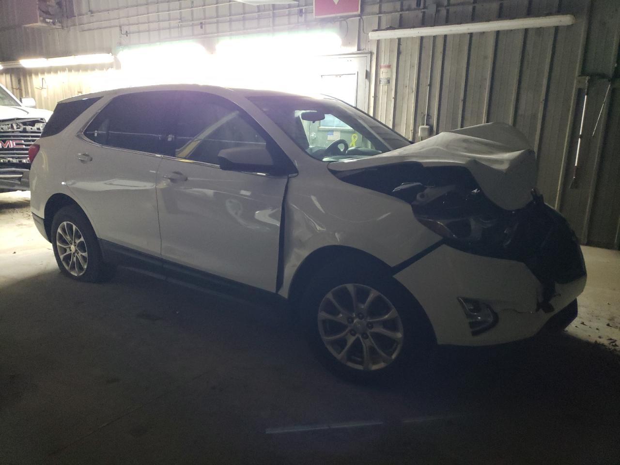 VIN 3GNAXJEV8JL105763 2018 CHEVROLET EQUINOX no.4