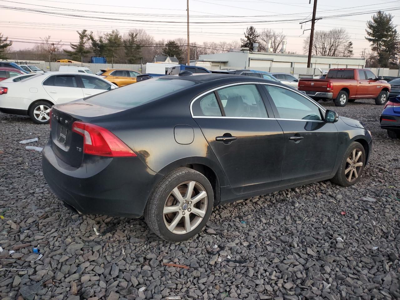 VIN YV126MFK0G2393790 2016 VOLVO S60 no.3