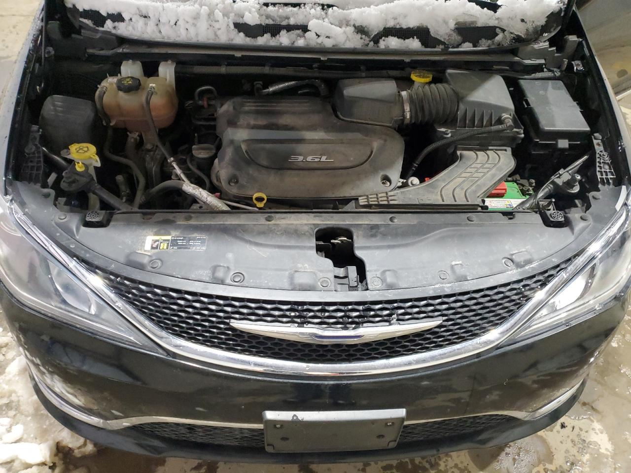 2018 Chrysler Pacifica - Image 12
