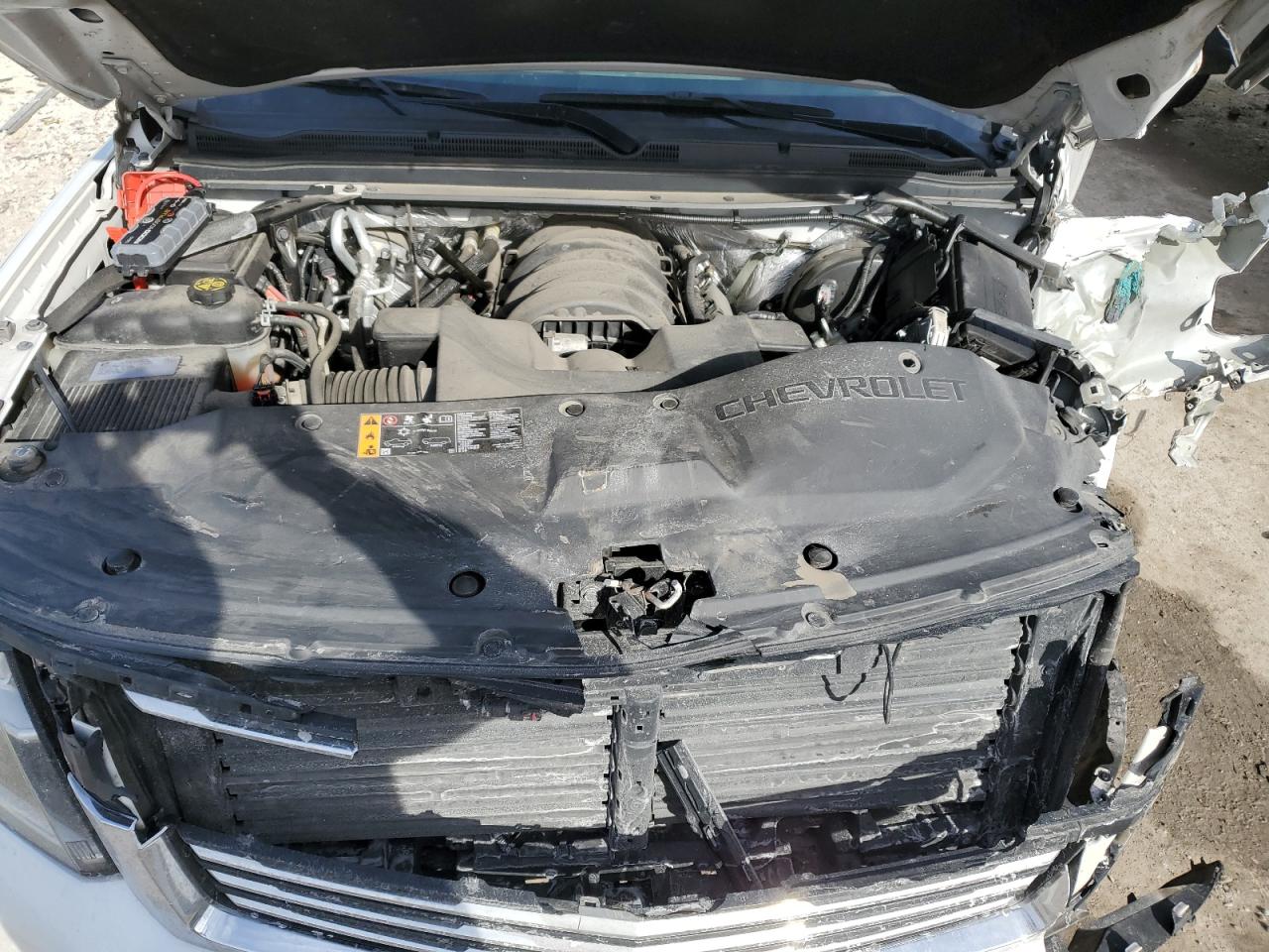 2017 Chevrolet Suburban - Image 12