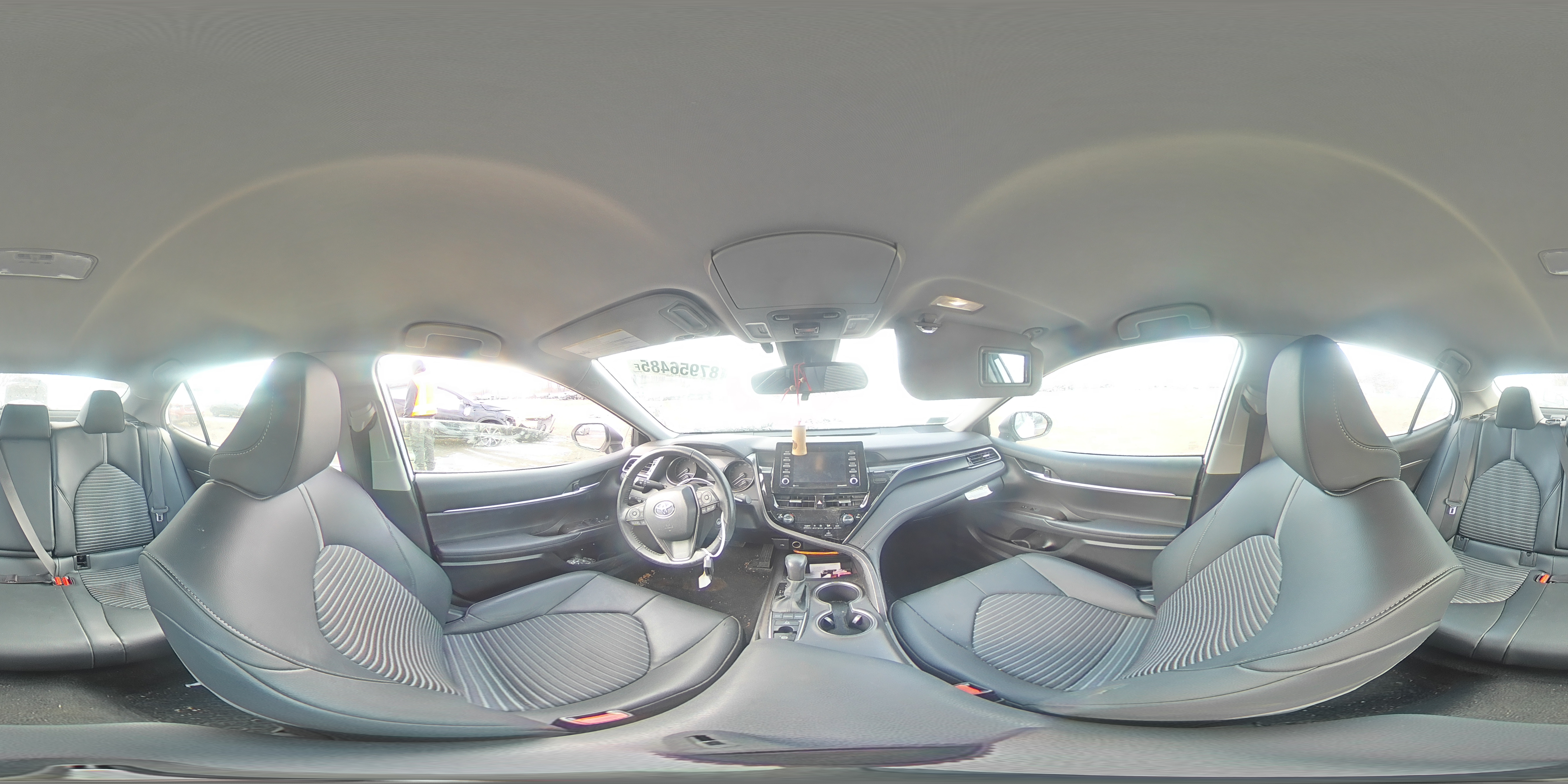 2022 Toyota Camry - Image 13