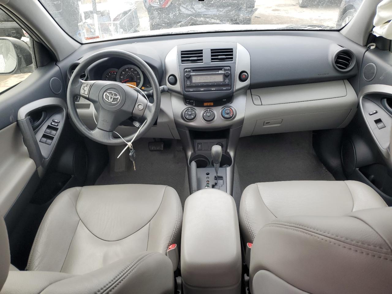 2012 Toyota RAV 4 - Image 8