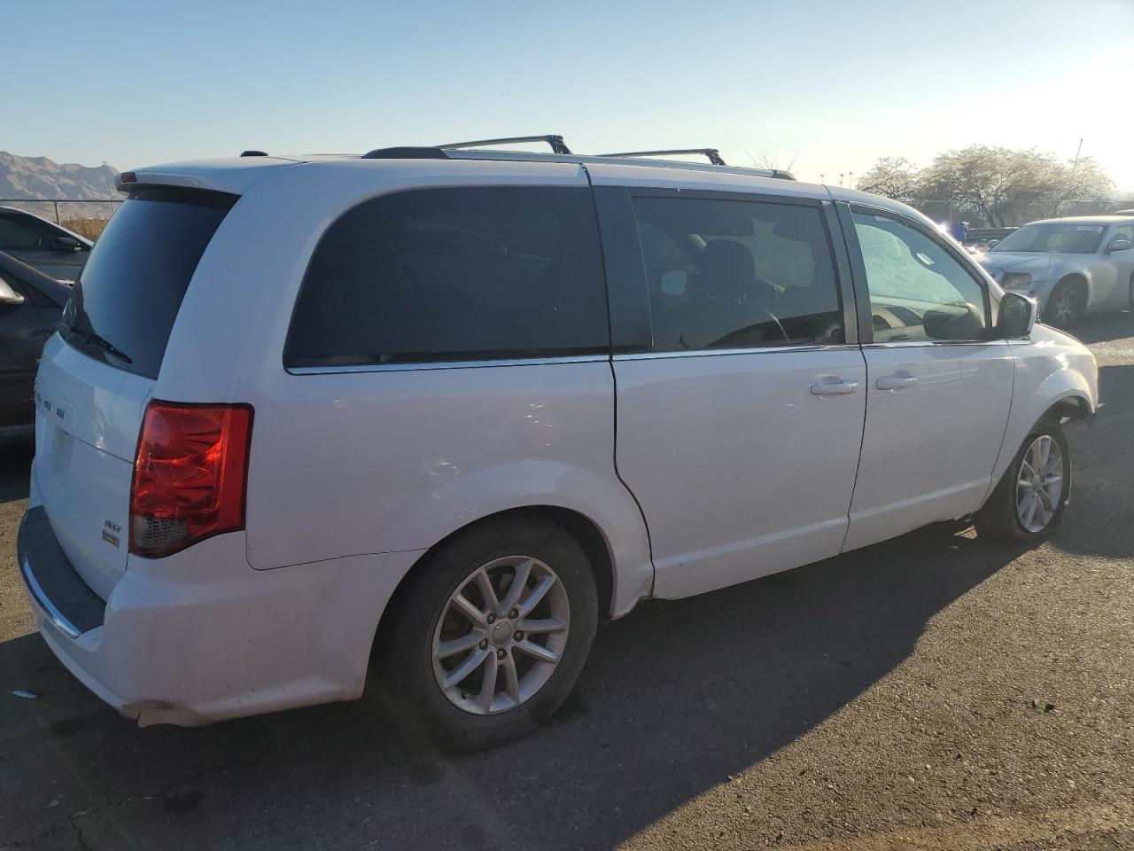 2018 Dodge Caravan - Image 3