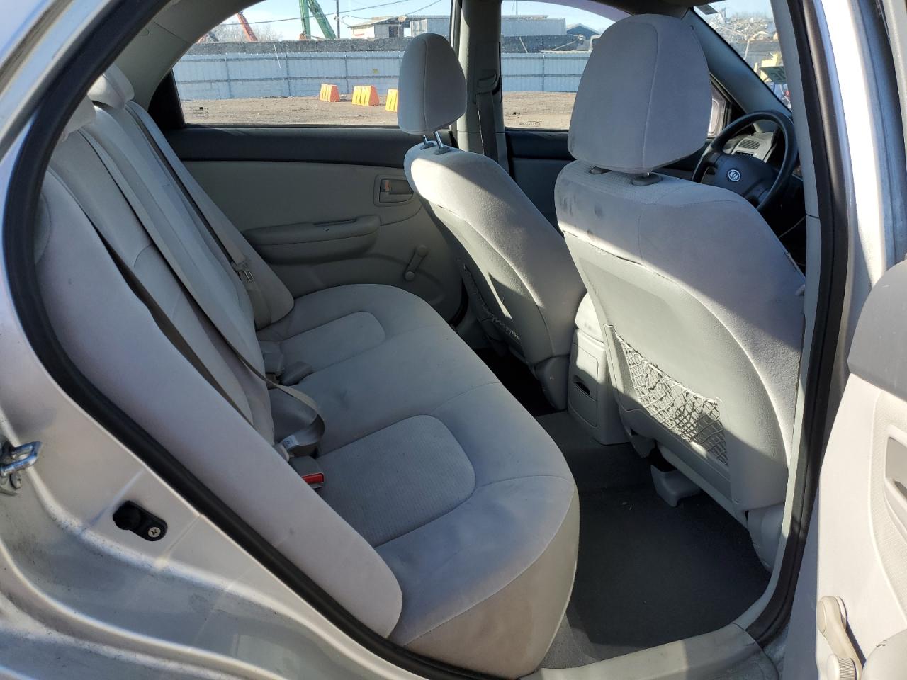 2009 Kia Spectra - Image 10