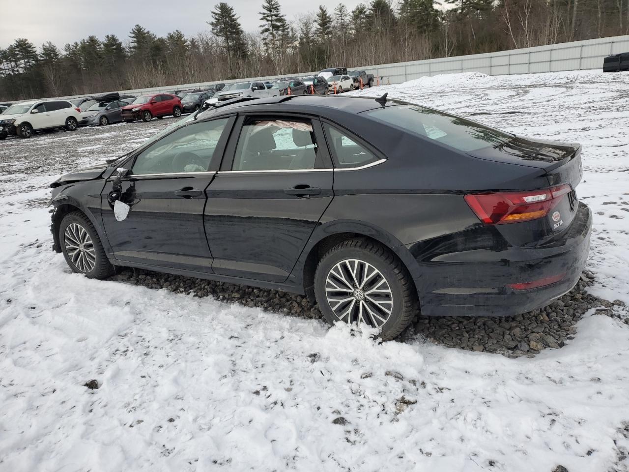 2019 Volkswagen Jetta - Image 2