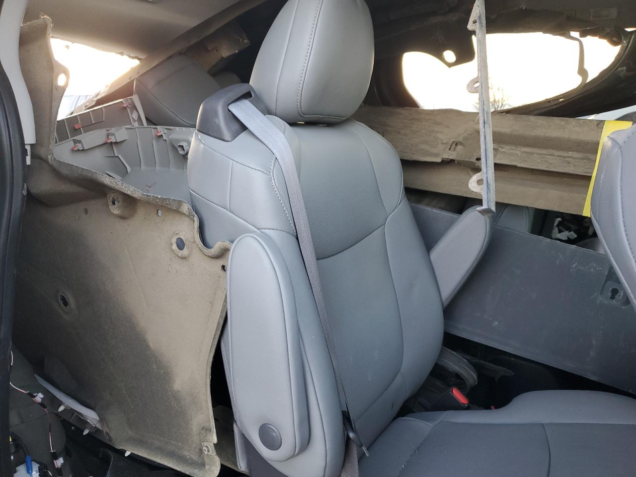 2023 Toyota Sienna - Image 11