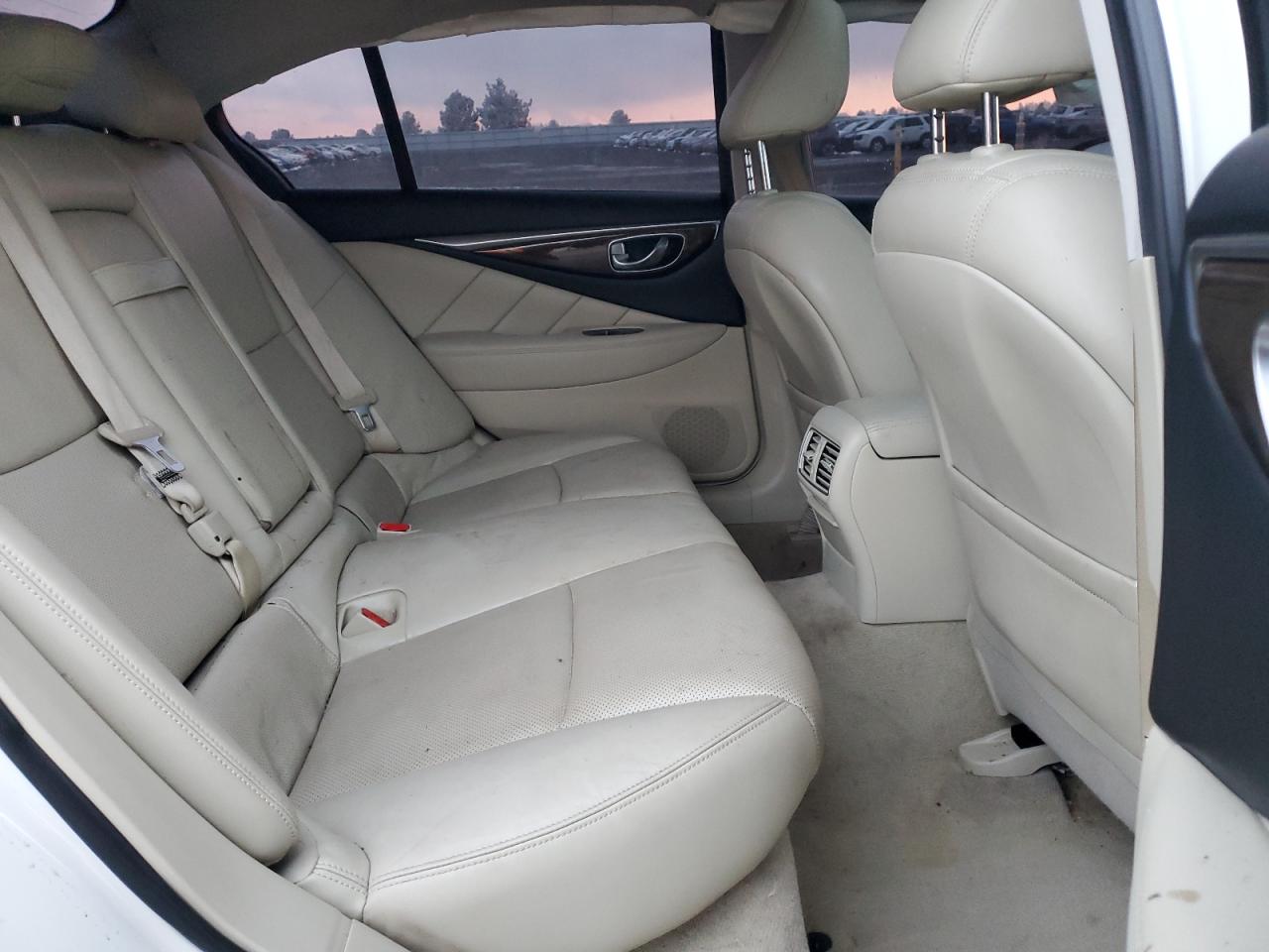 2017 Infiniti Q50 - Image 10