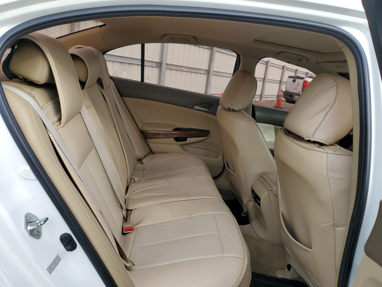 2010 Honda Accord - Image 10