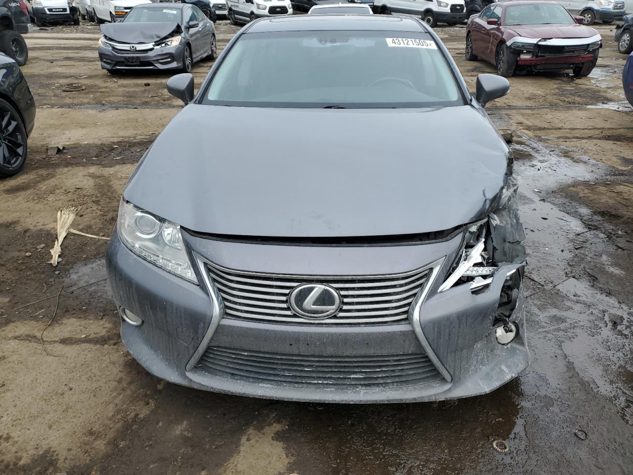 2014 Lexus ES - Image 5