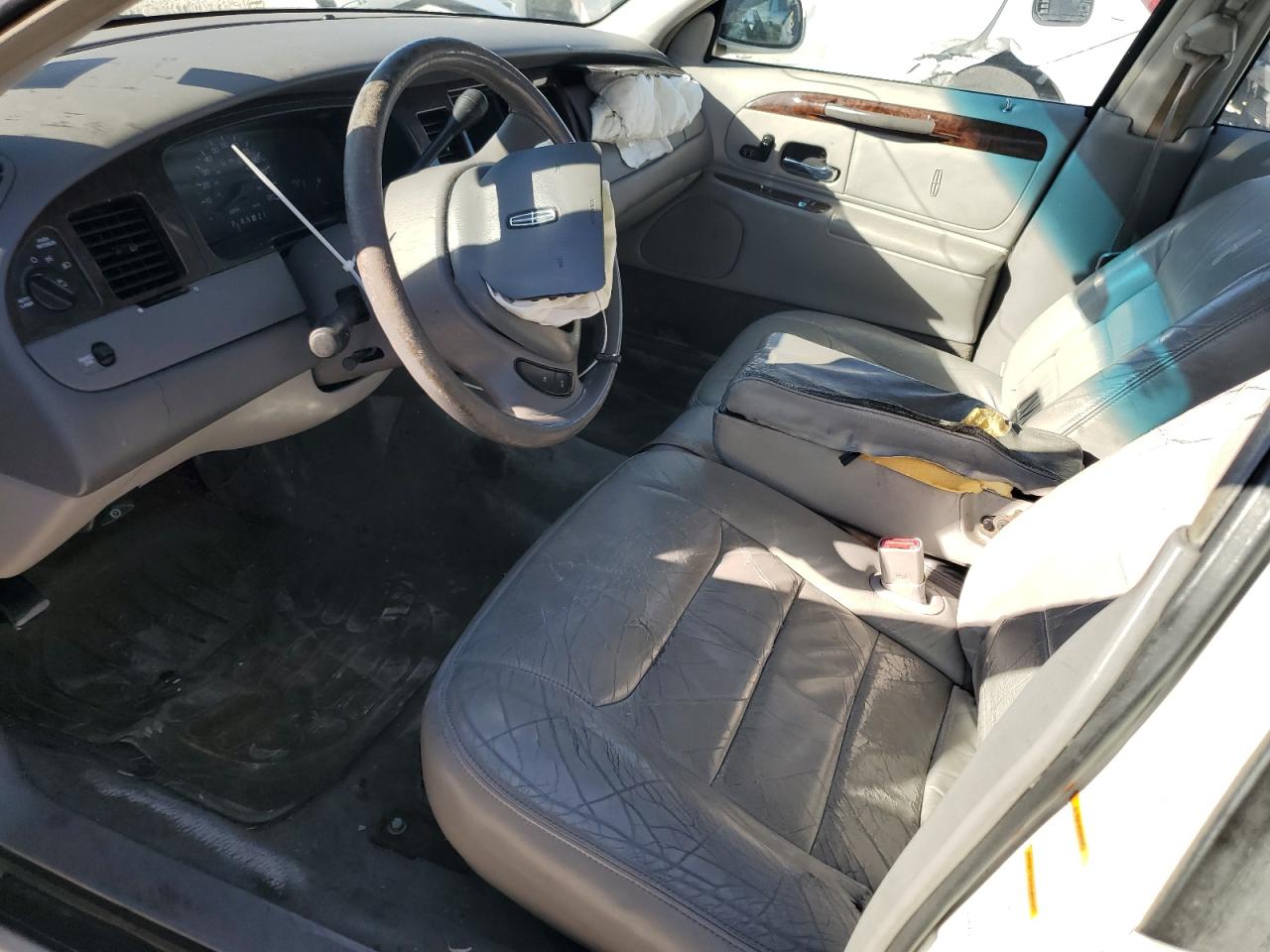 1999 Lincoln Town Car - Image 7