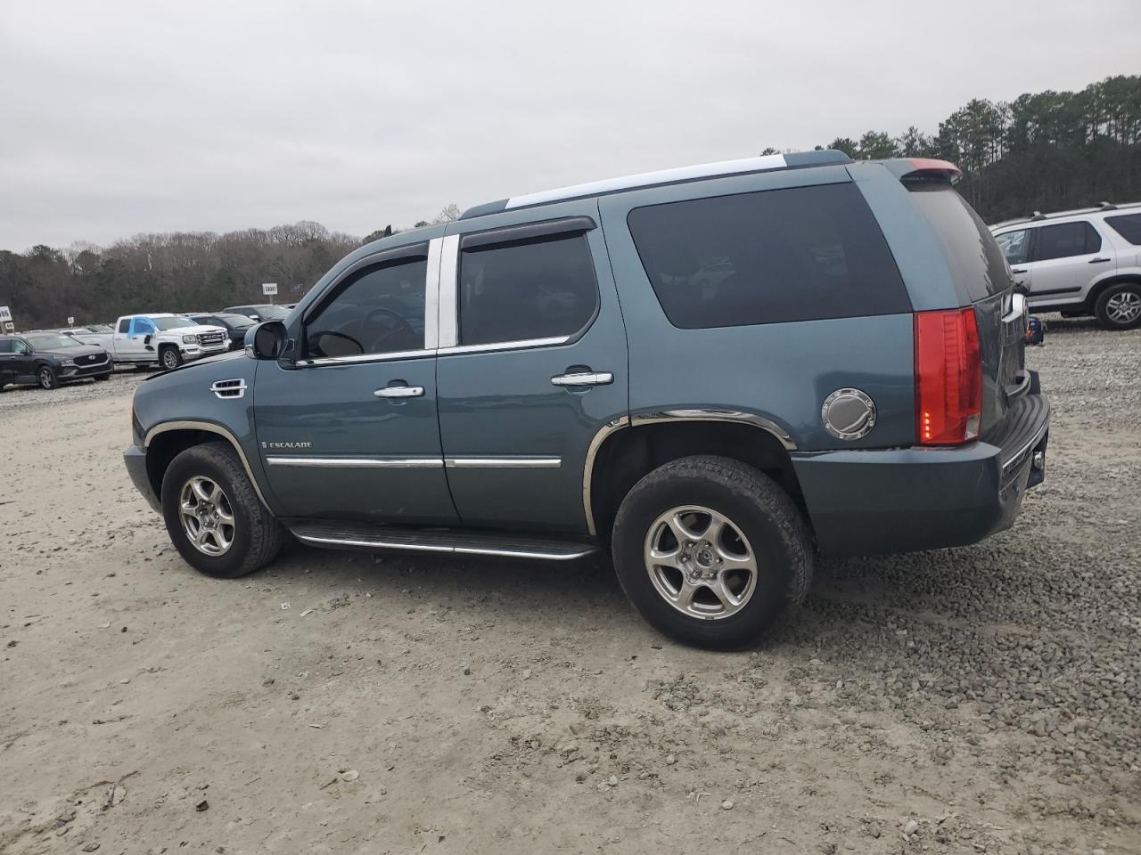 2008 Cadillac Escalade - Image 2