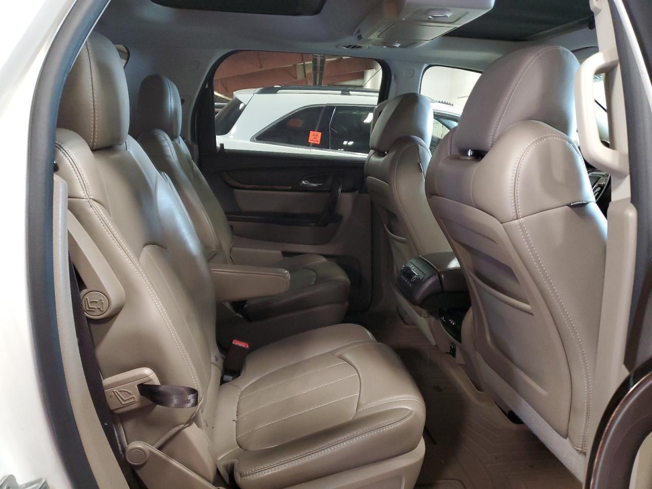 2014 GMC Acadia - Image 11