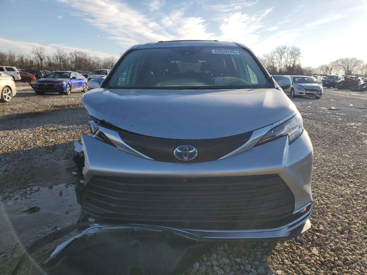 2022 Toyota Sienna - Image 5