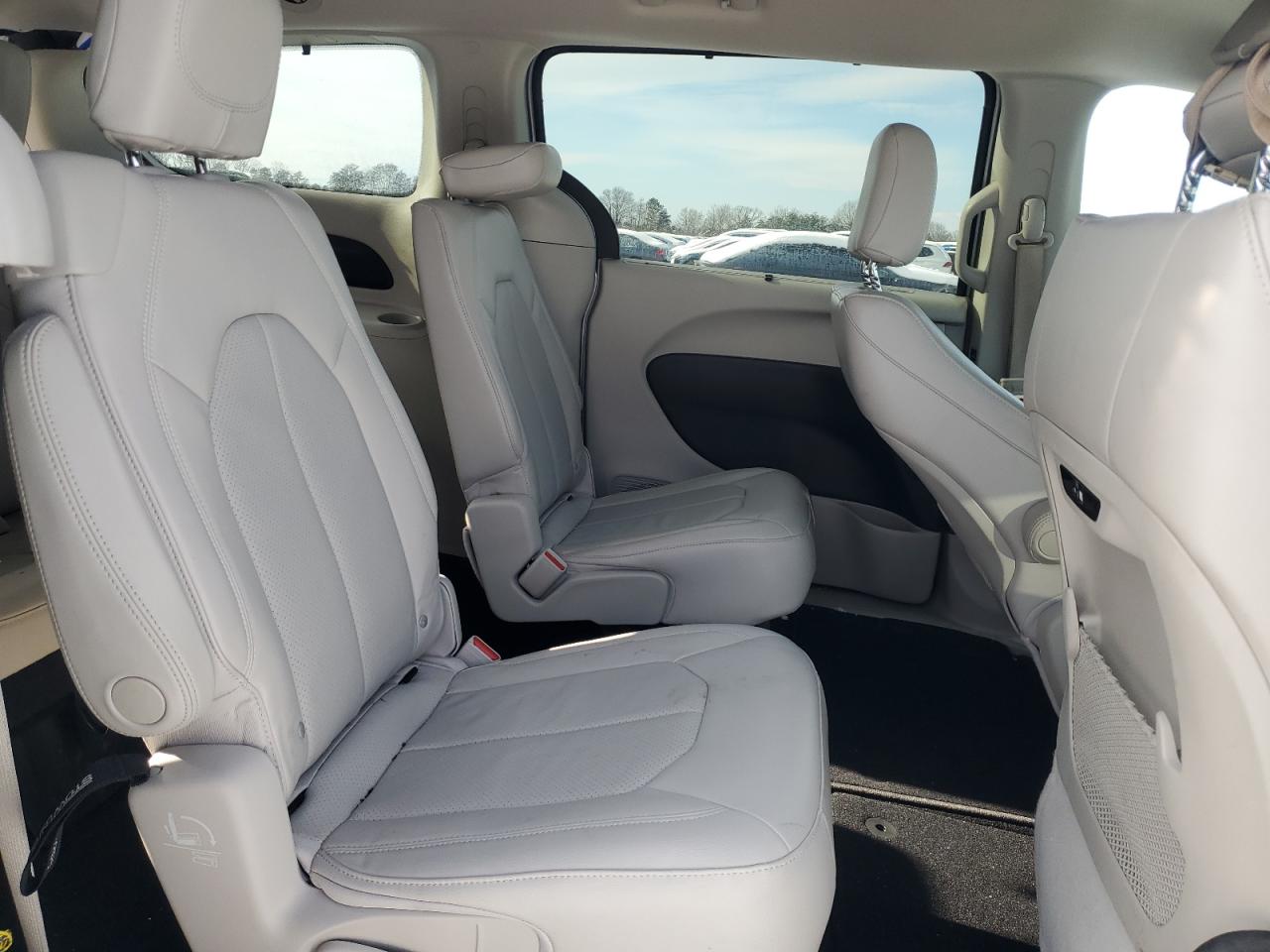 2021 Chrysler Pacifica - Image 11