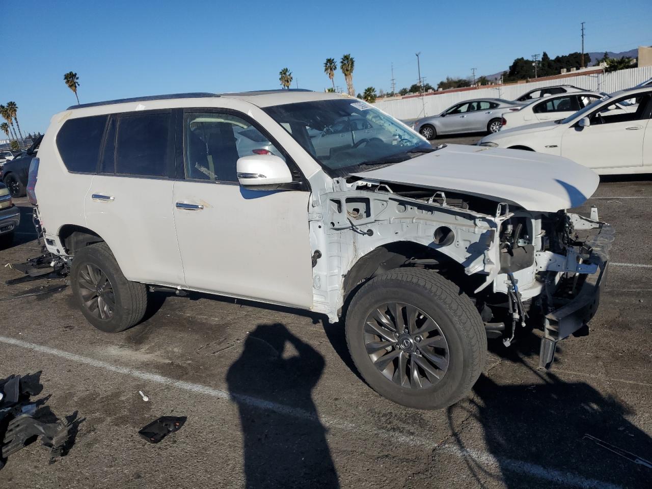 2023 Lexus GX - Image 4