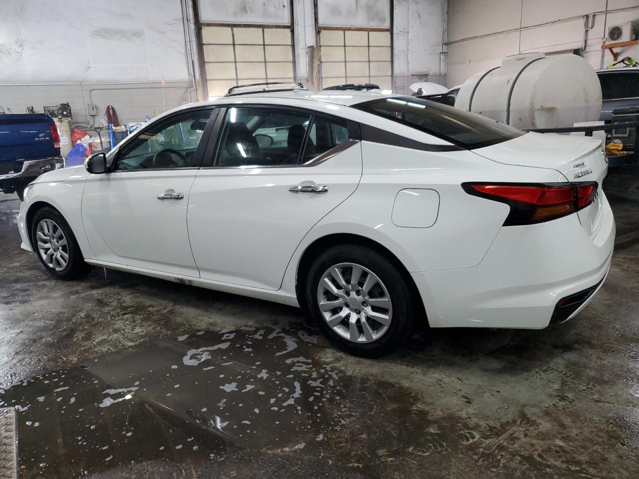 2019 Nissan Altima - Image 2