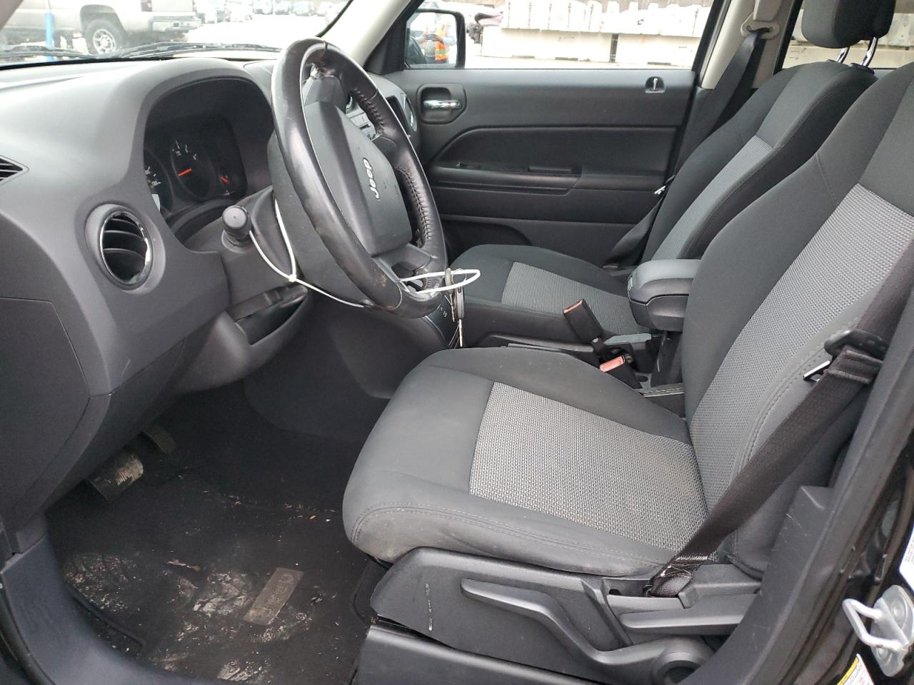 2010 Jeep Liberty (Patriot) - Image 7
