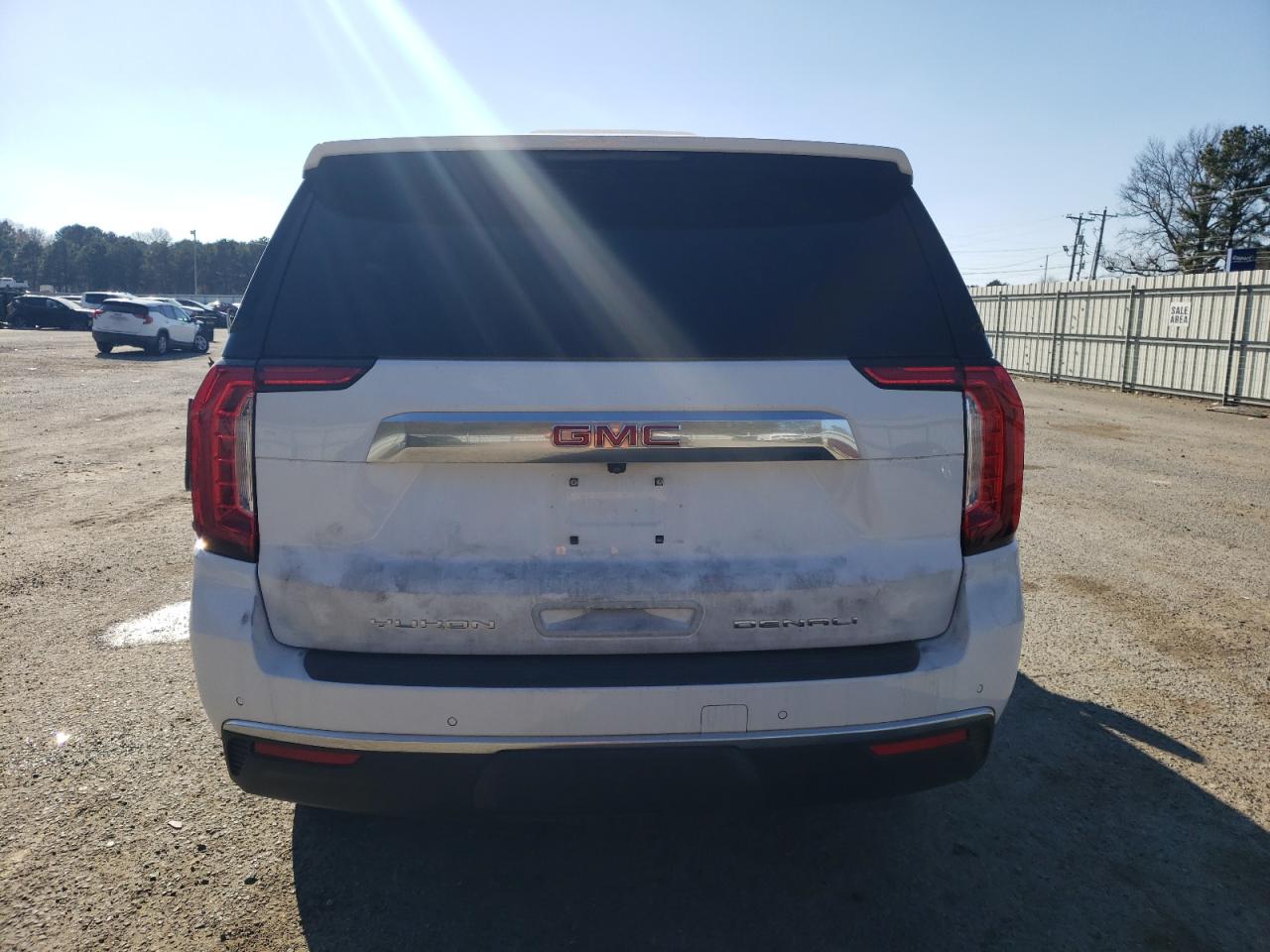 2022 GMC Yukon - Image 6