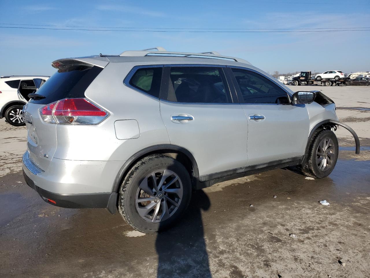 2016 Nissan Rogue - Image 3