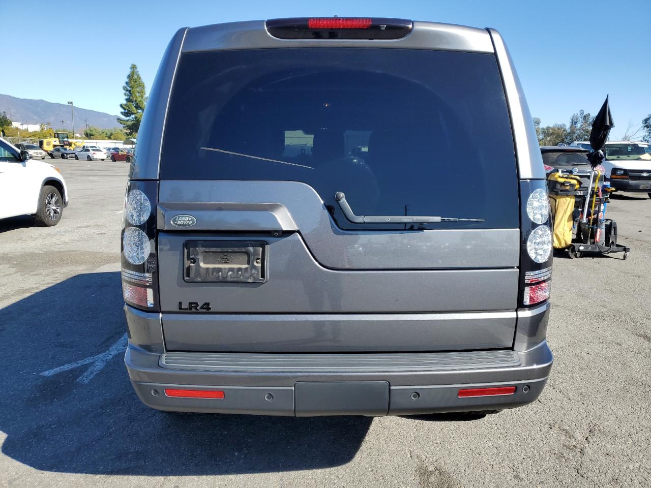 2016 Land Rover LR4 - Image 6