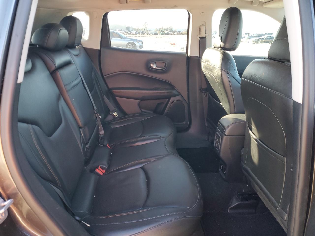 2019 Jeep Compass - Image 11