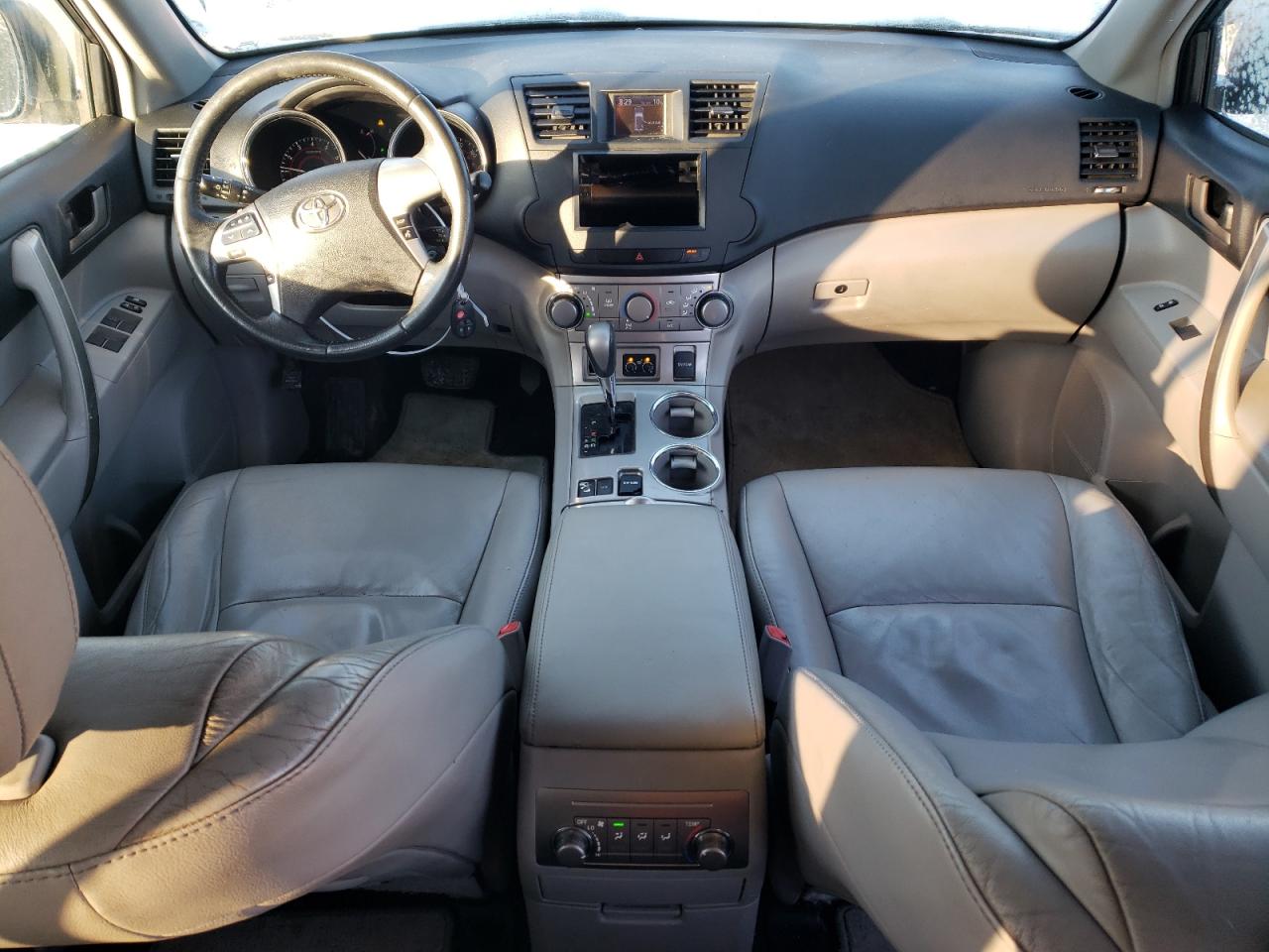 2011 Toyota Highlander - Image 8