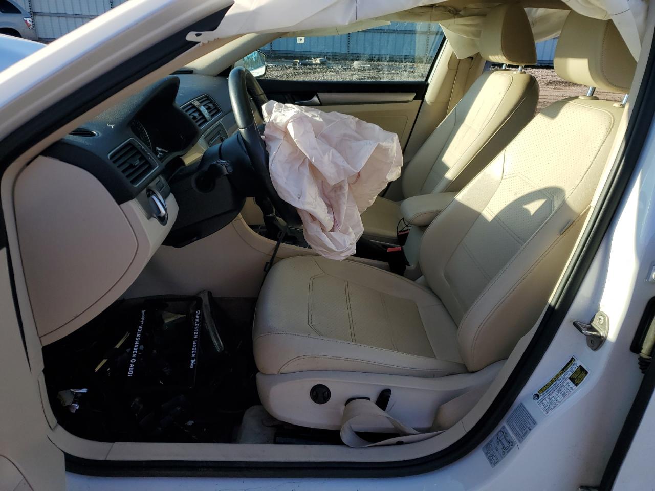 2015 Volkswagen Passat - Image 7