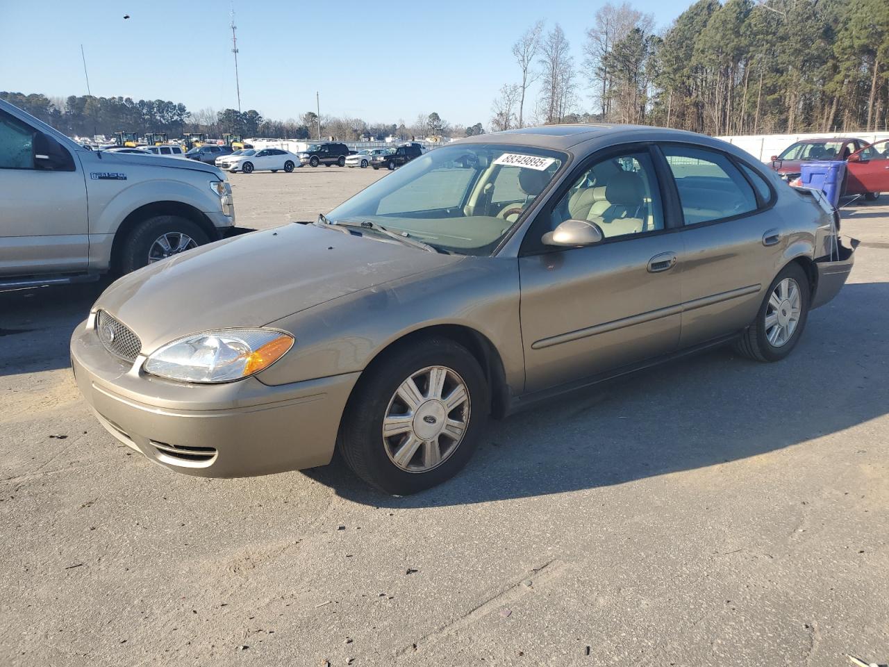 2005 Ford Taurus - Image 1