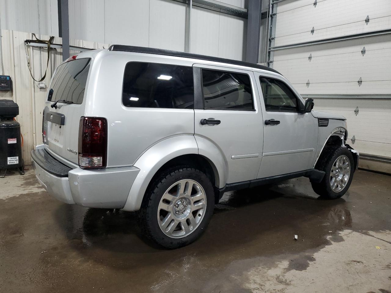 2011 Dodge Nitro - Image 3
