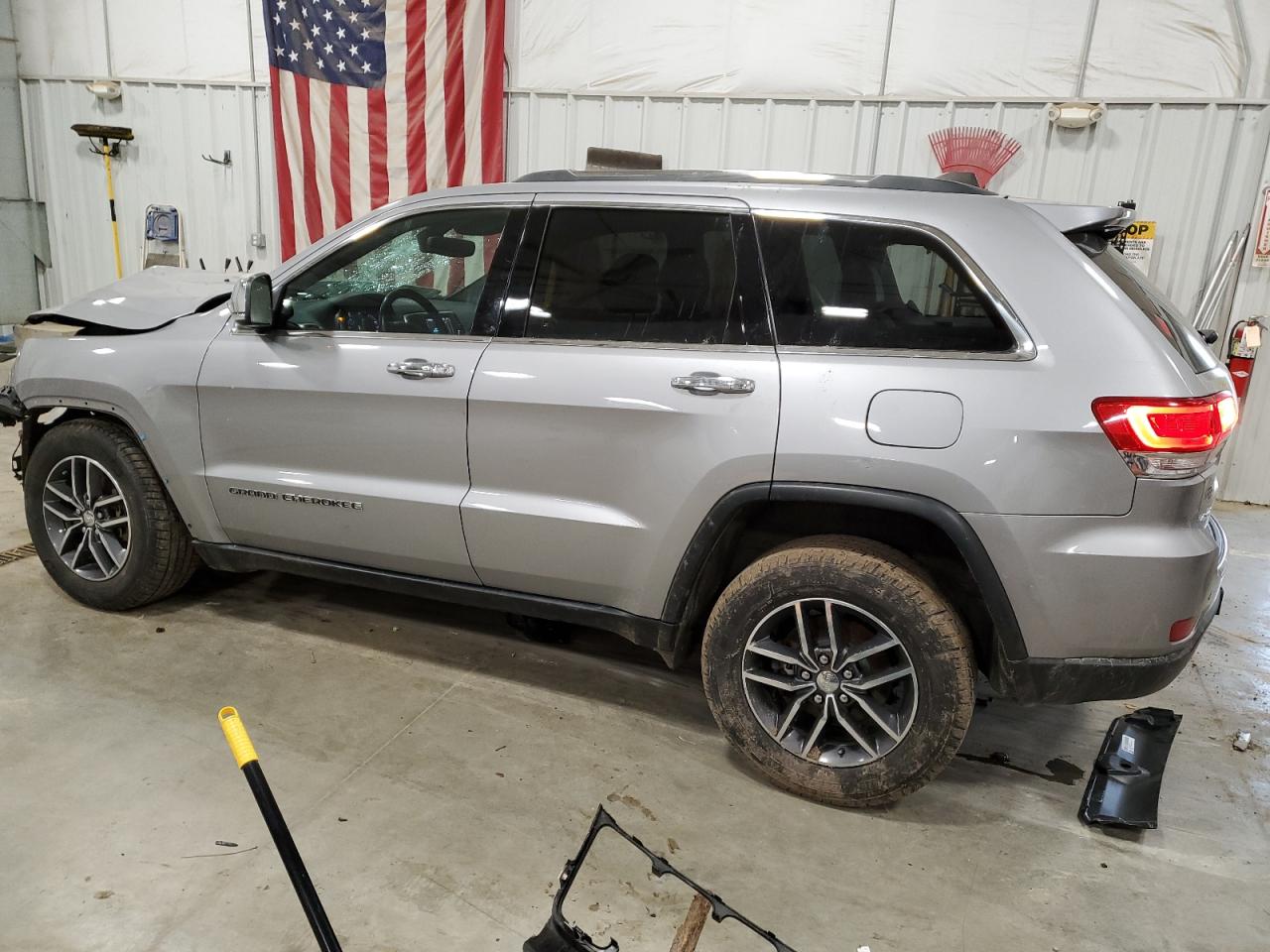 1C4RJFBG8JC191216 2018 JEEP GRAND CHEROKEE - Image 2