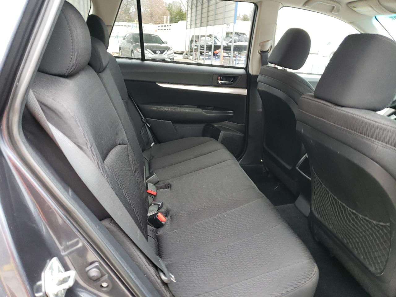 2011 Subaru Outback - Image 11