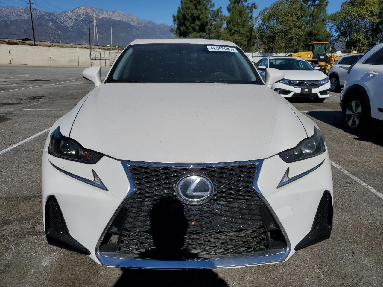 2017 Lexus IS - Image 5