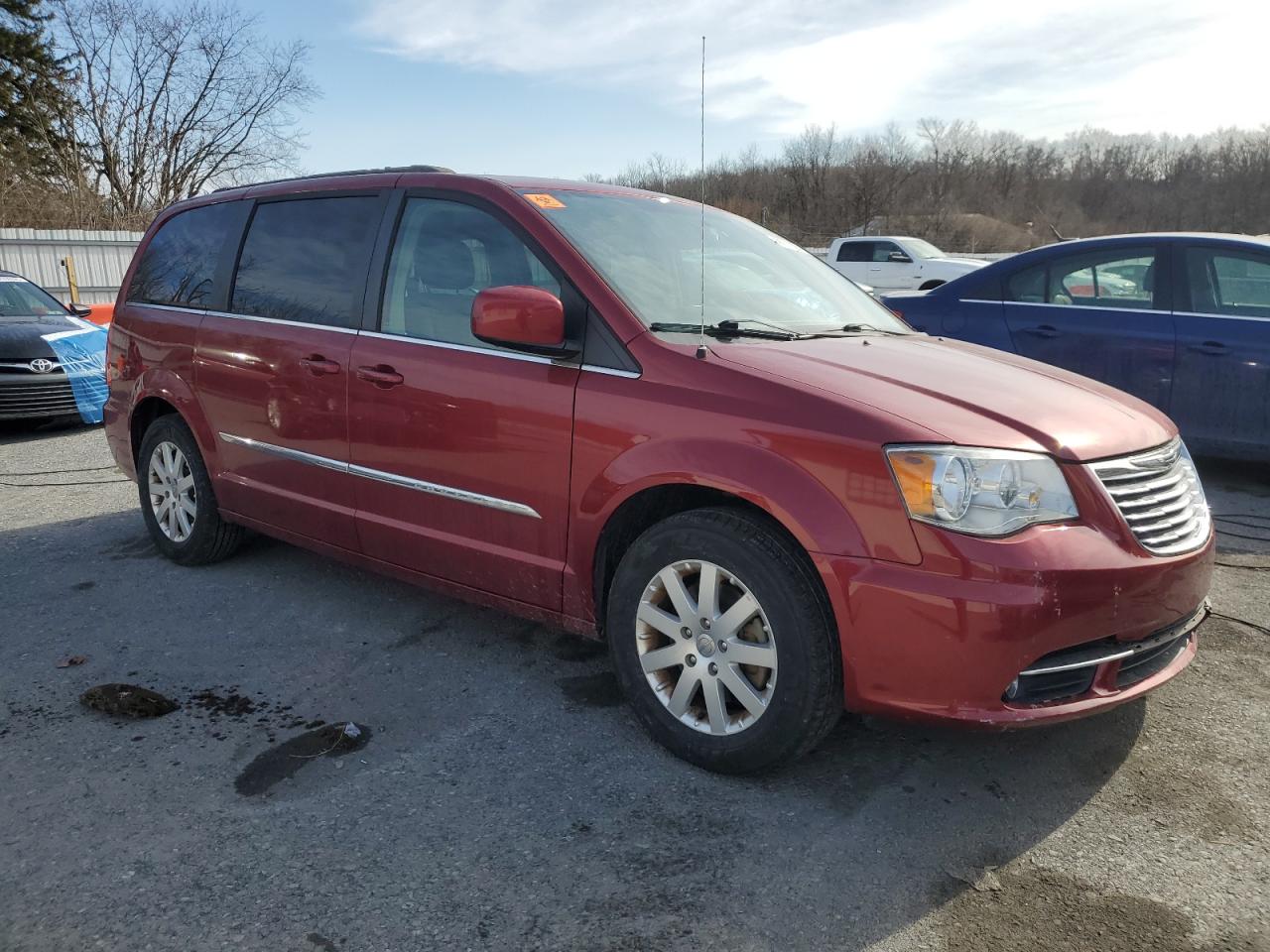 2015 Chrysler Town & Country - Image 4