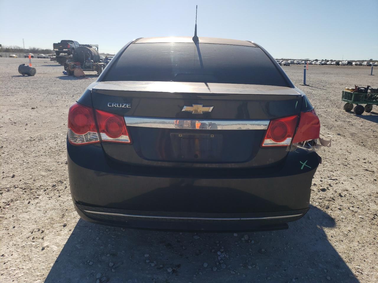 VIN 1G1PC5SB5E7442569 2014 CHEVROLET CRUZE no.6