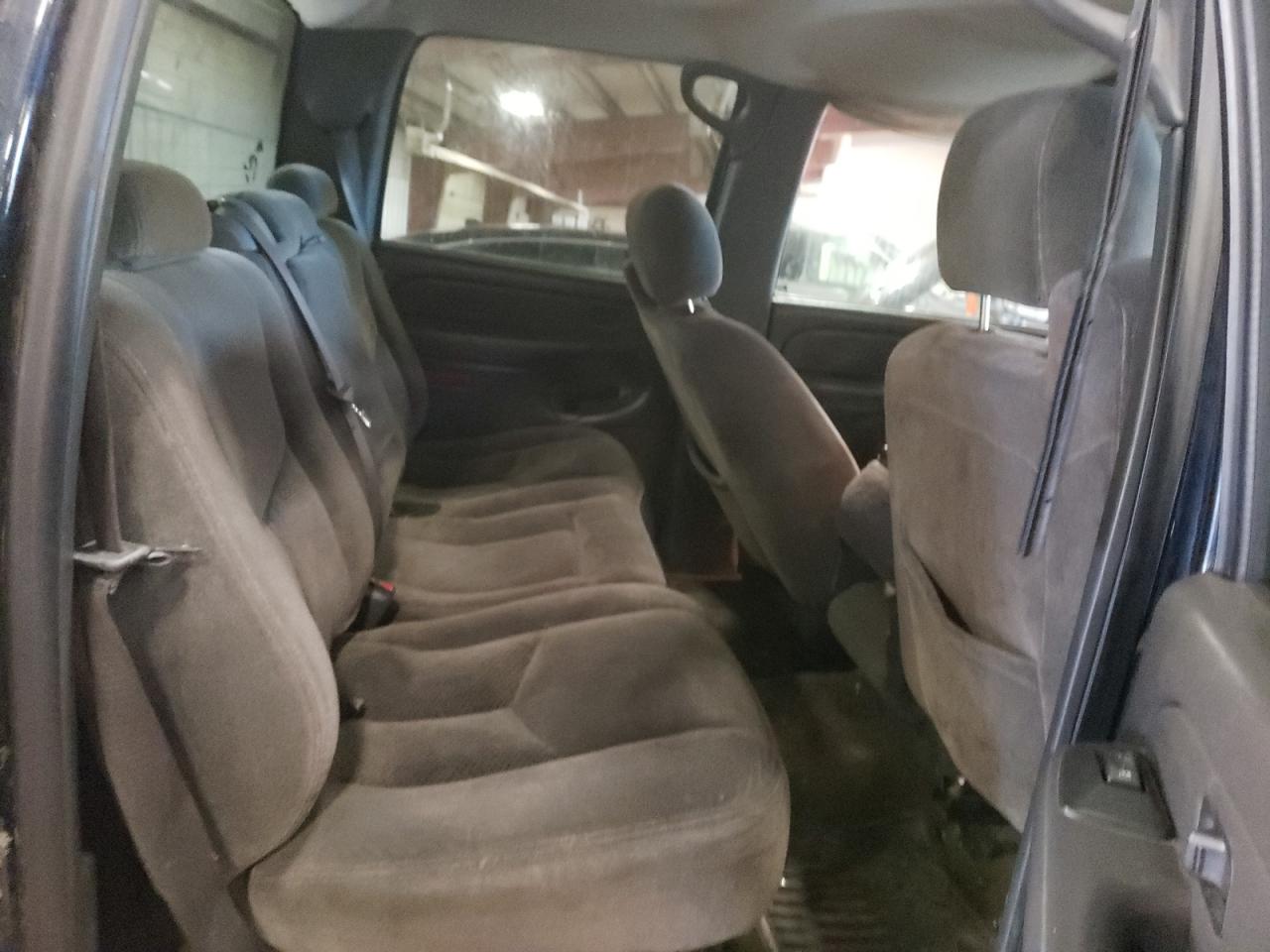 2006 Chevrolet Silverado - Image 10