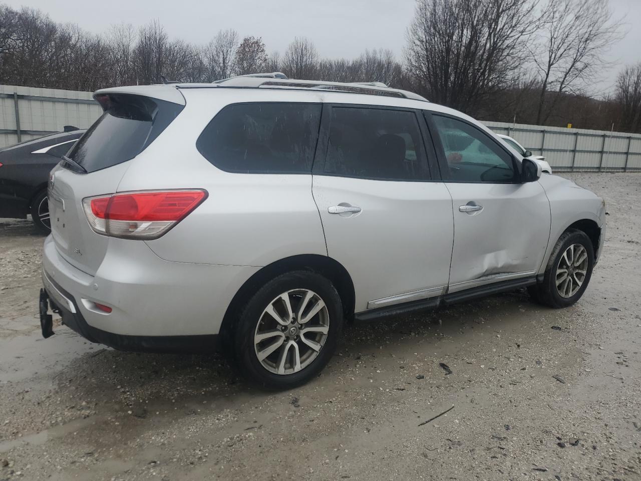 2013 Nissan Pathfinder - Image 3