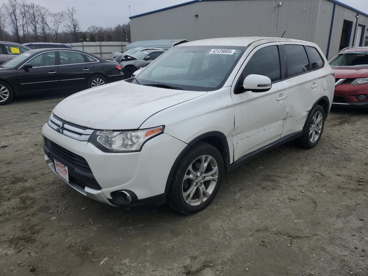 2015 Mitsubishi Outlander - Image 1