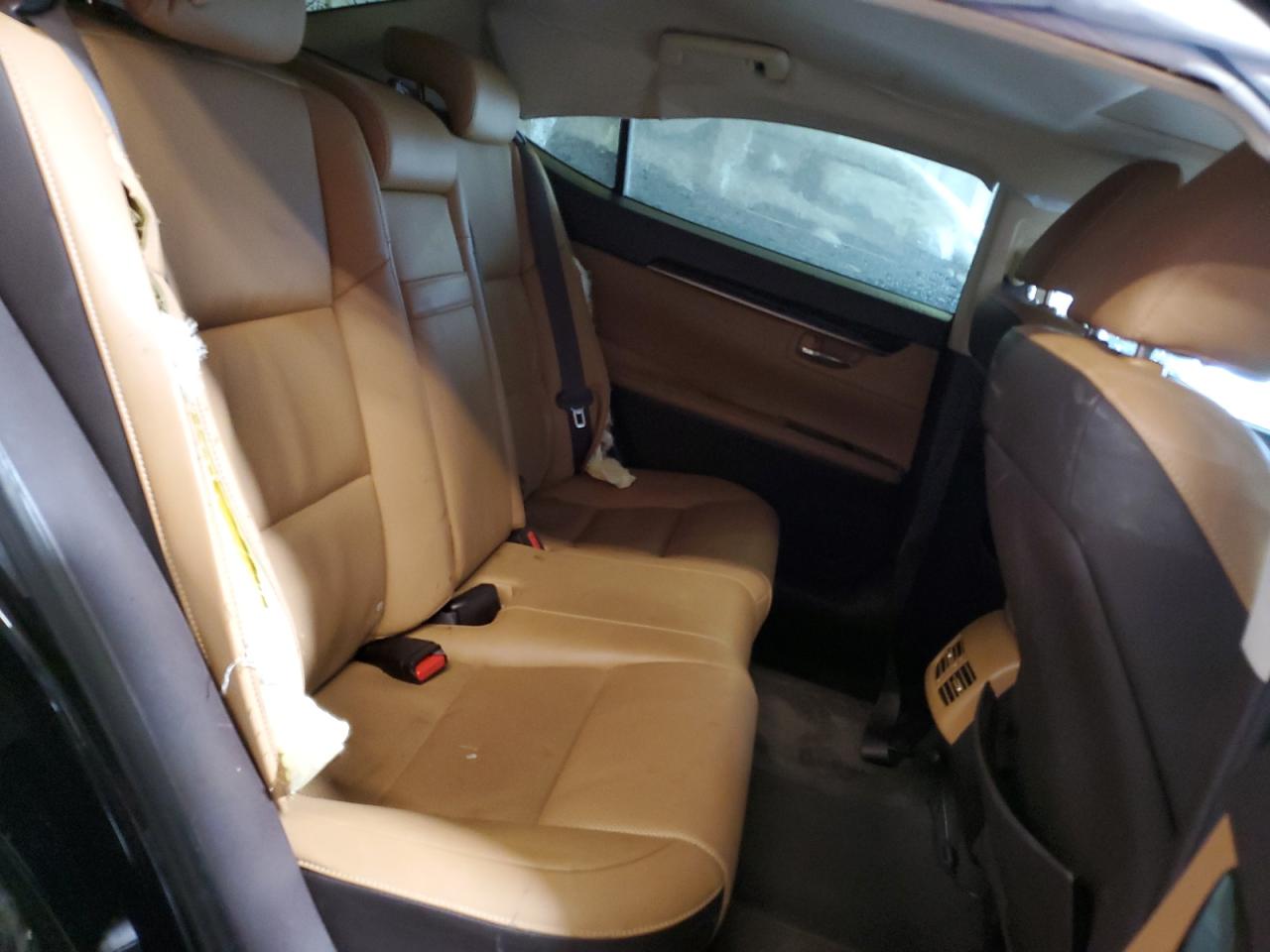 2017 Lexus ES - Image 10