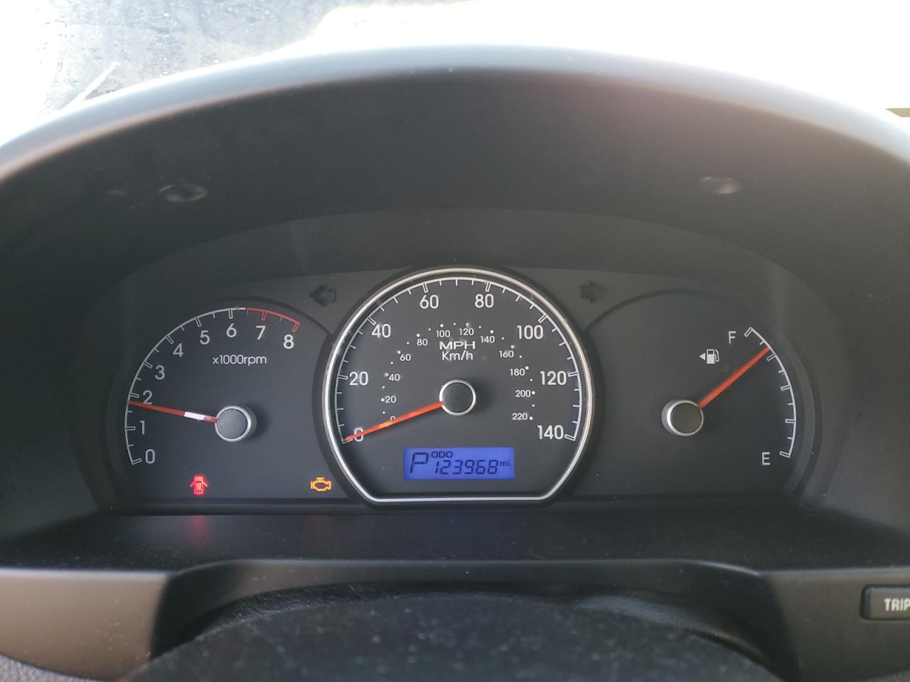 2010 Hyundai Elantra - Image 9