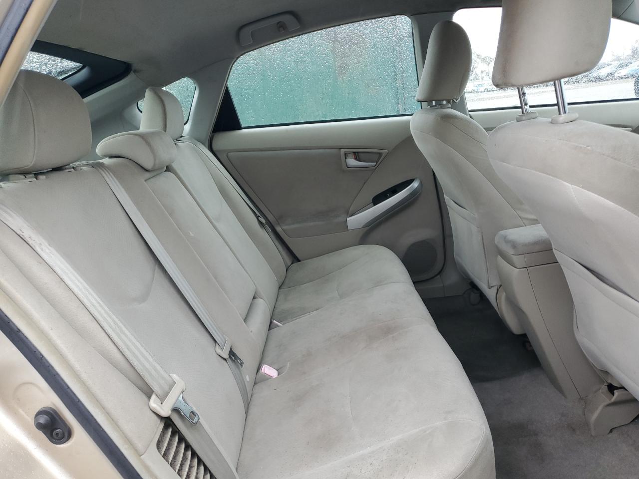 2010 Toyota Prius - Image 11