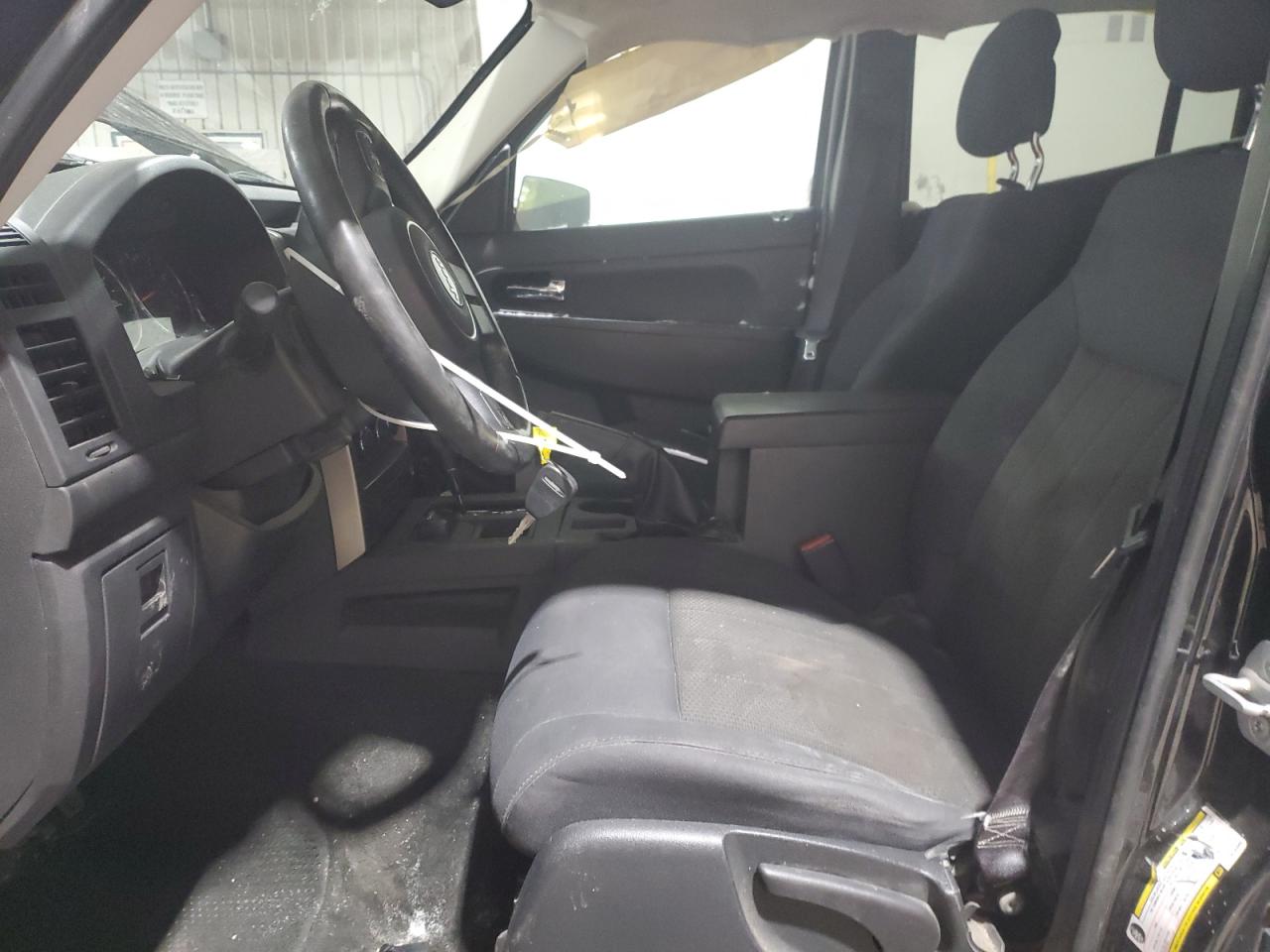2012 Jeep Liberty (North America) - Image 7