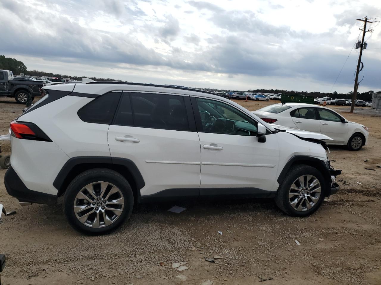 2020 Toyota RAV 4 - Image 3