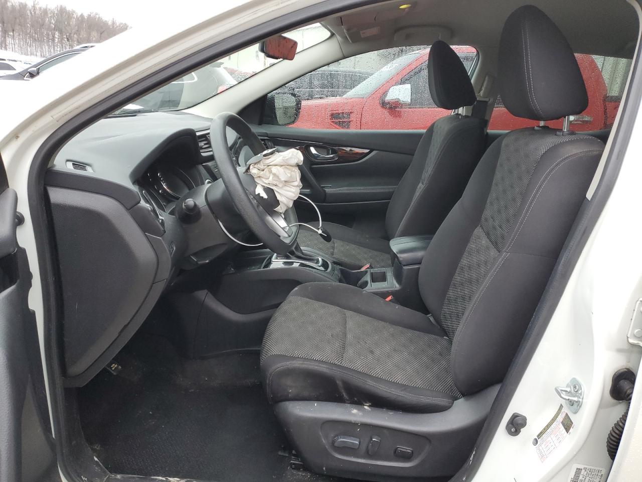 2017 Nissan Rogue - Image 7