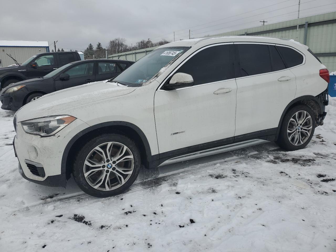 VIN WBXHT3Z39G4A51417 2016 BMW X1 no.1