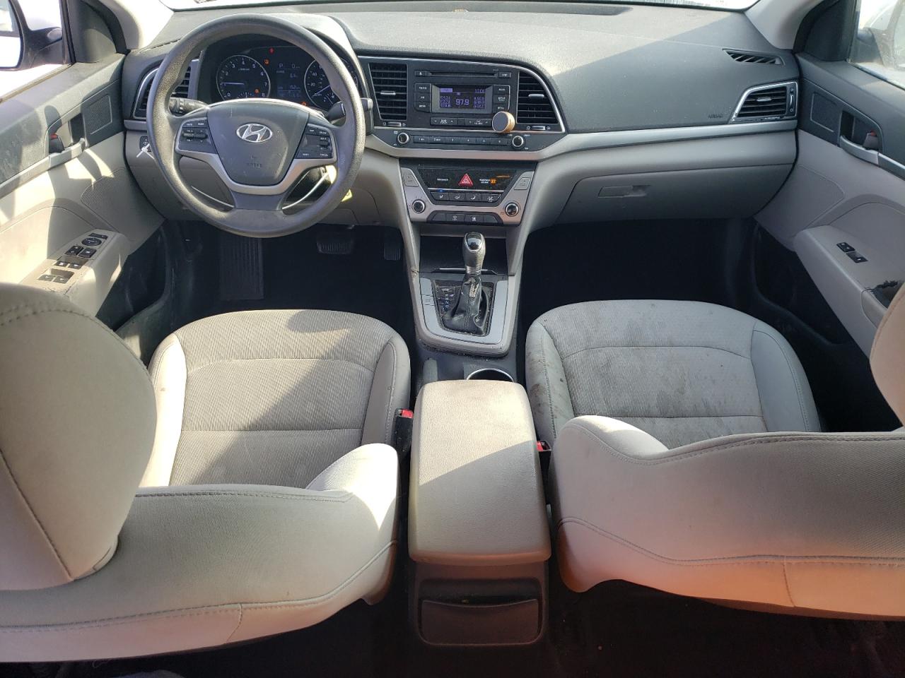 2017 Hyundai Elantra - Image 8