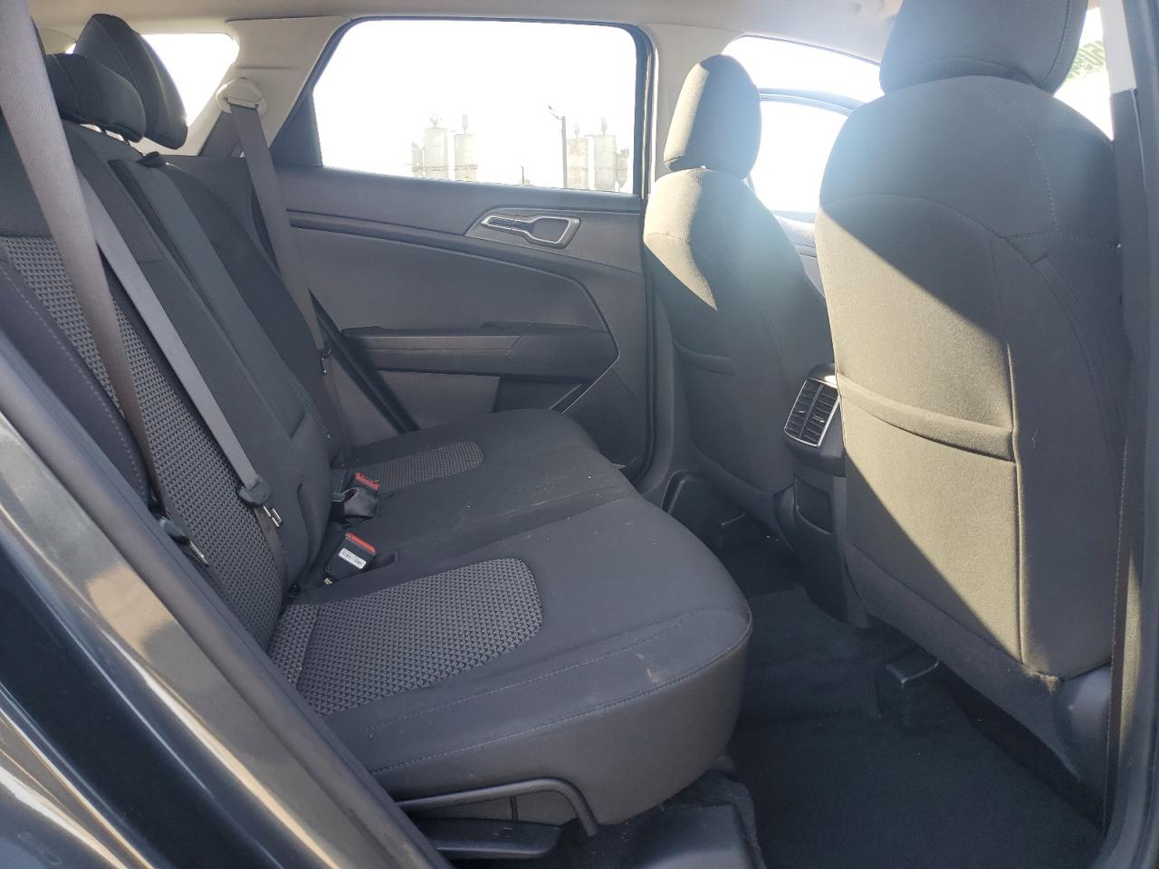 2023 Kia Sportage - Image 11
