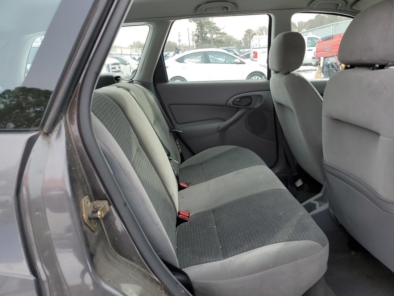 2003 Ford Focus - Image 11