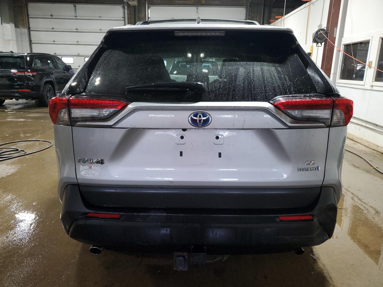 2022 Toyota RAV 4 - Image 6