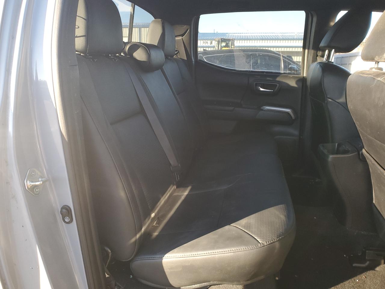 2018 Toyota Tacoma - Image 11