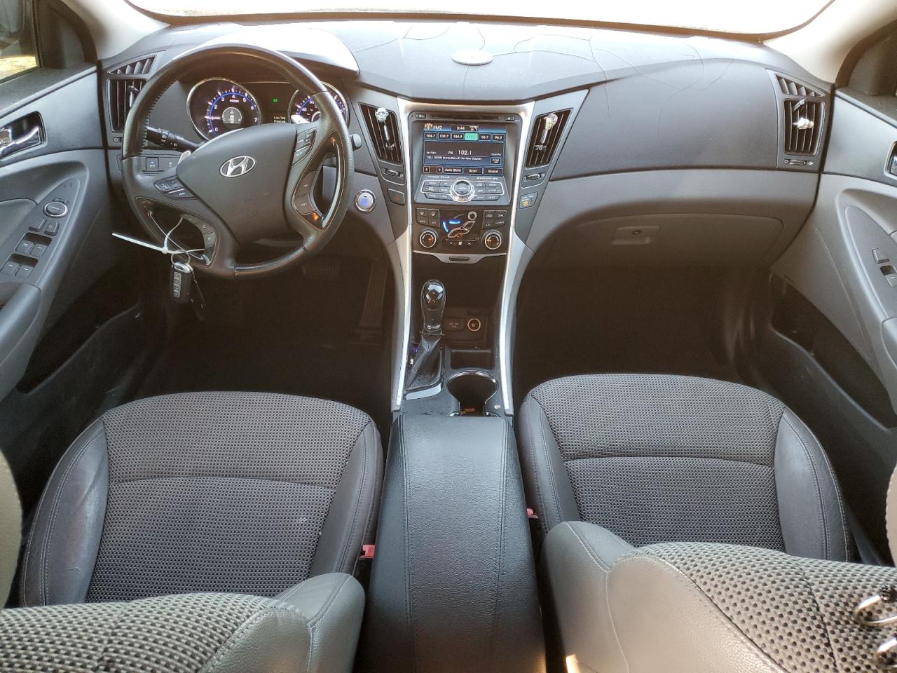 2012 Hyundai Sonata - Image 8